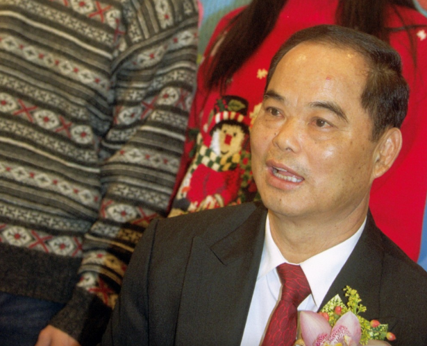 奇案解密︱香港富豪19年前深圳遭贼鸳鸯劫杀，女被告指控14岁时遭死者强奸成动机？