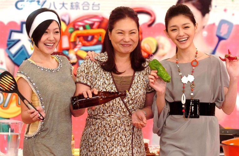 S妈担心被赶出豪宅沦落街头，小S下一步动向曝光